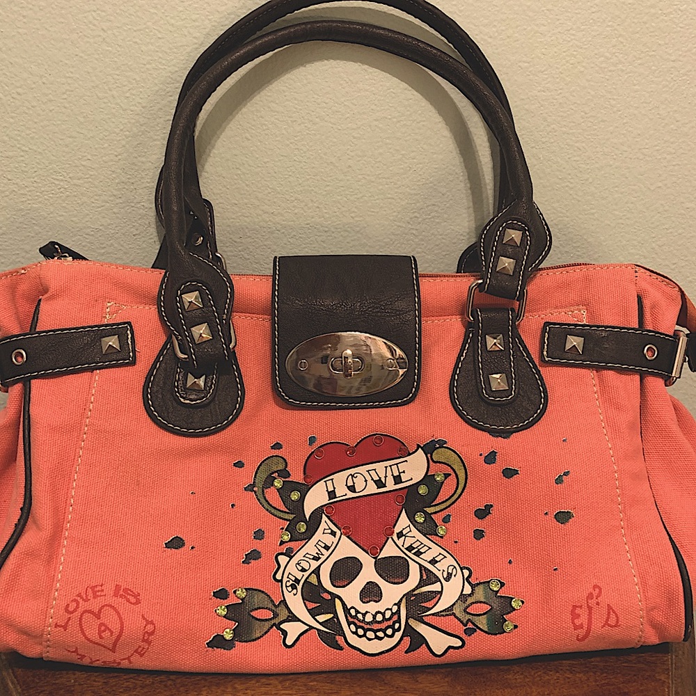 Ej?s Bag with skull design 💀❤️